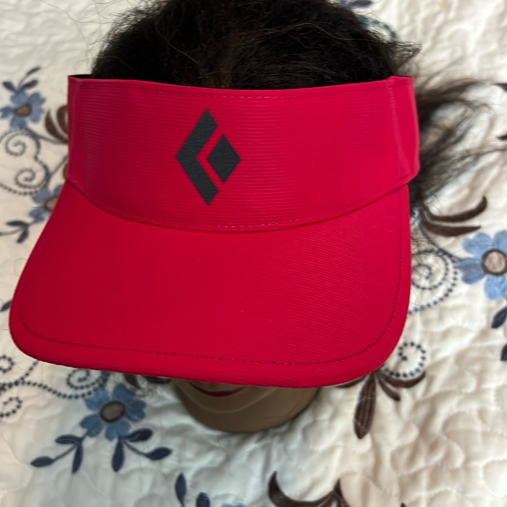 Black Diamond hats one size 🦋☘️🦋🌹